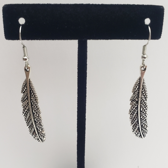 Jewelry - NEW 3/$10 Boho Style Feather Earrings in Silvertone